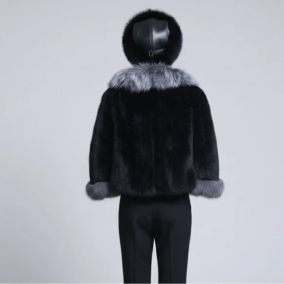 Mink and fox fur collar cape and fur hat set - Picture 3 of 13